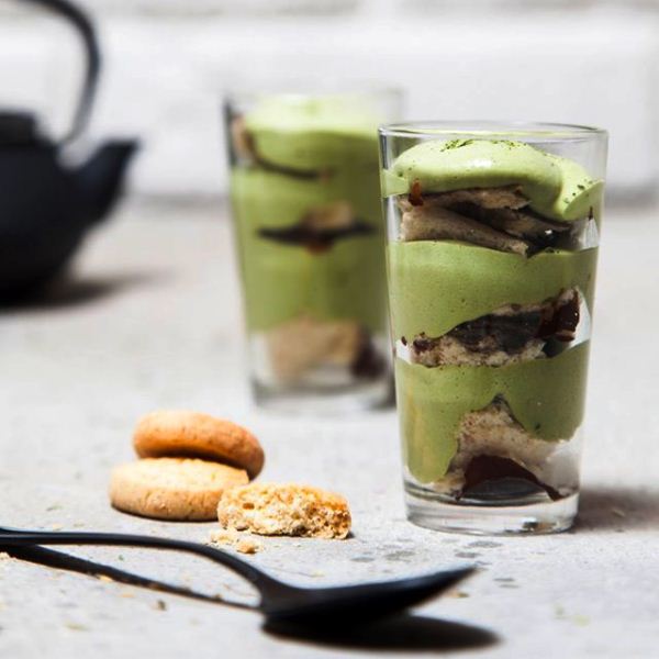 Tiramisú de té matcha  